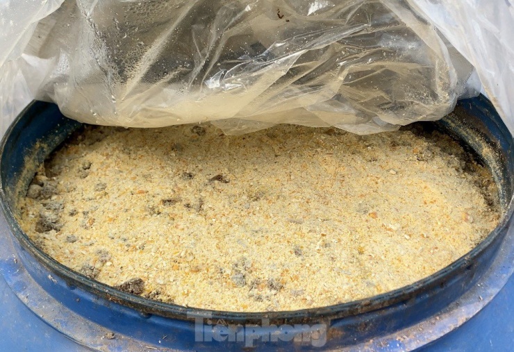 Ngắm gà đi tất, nằm đèn hồng ngoại giá 'khủng' - 10