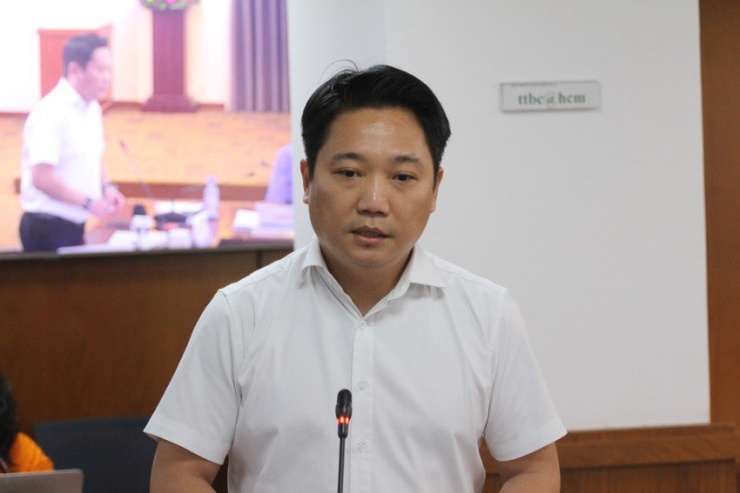 Phó Giám đốc Sở Du lịch TP.HCM Lê Trương Hiền Hoà thông tin tại họp báo. Ảnh: THÀNH NHÂN