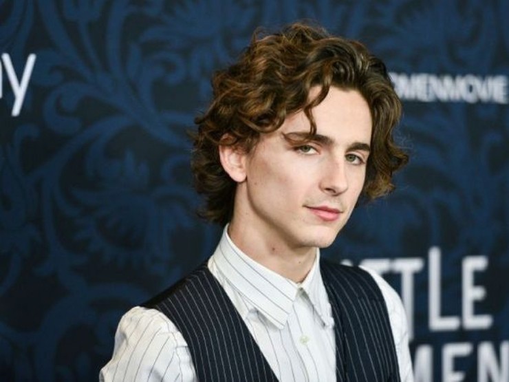 Mới đây, Timothée Chalamet giành vị trí top 1 trong bảng xếp hạng 100 người đàn ông có gương mặt điển trai nhất thế giới.


