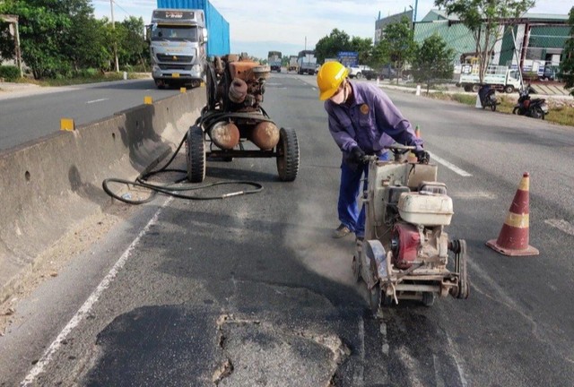 Mà có tu sửa thì cũng làm theo kiểu vá víu, tạm bợ
