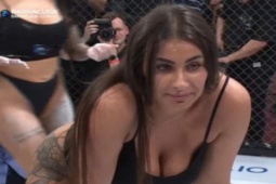 Thể thao - Môn thể thao gây "đỏ mặt" năm 2023: Mỹ nhân mặc bikini thi tát