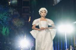 Xu hướng thời trang - Siêu mẫu Đình Quyền chắp cánh đam mê cho ‘bản sao nhí’ của H'Hen Niê - Khánh Huyền Paco