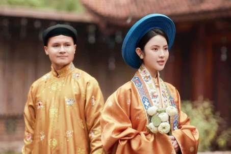 Hé lộ bức ảnh cưới đầu tiên của Quang Hải – Thanh Huyền
