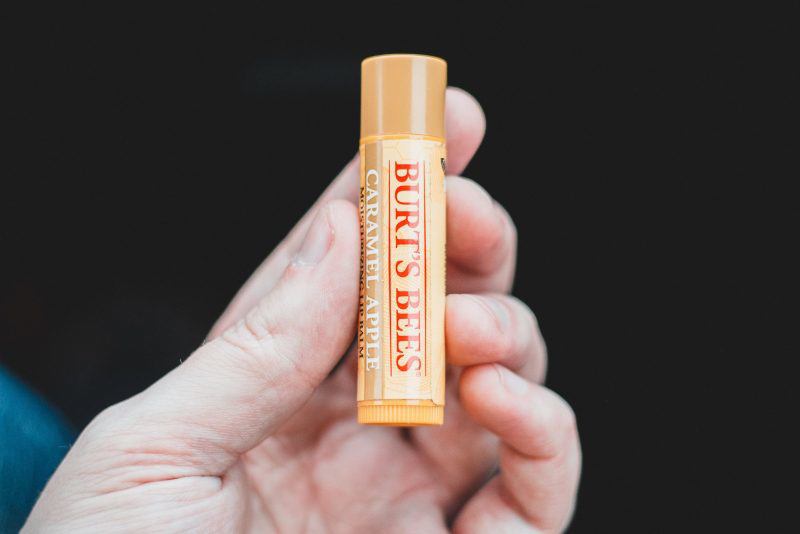 Bí quyết để chàng tạm biệt đôi môi nứt nẻ trong mùa đông này - 3