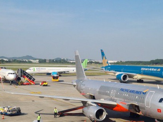 Kinh doanh - Vietnam Airlines muốn lấy thị phần, nhân sự từ Bamboo Airways