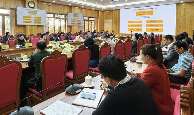 Cuộc họp trực tuyến của Ủy ban Quốc gia về chuyển đổi số năm 2023 từ đầu cầu Lâm Đồng vắng mặt Chủ tịch tỉnh. Ảnh: CTV