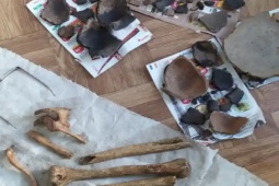 Thế giới - Chiến đấu ở tiền tuyến, binh sĩ Ukraine tình cờ đào trúng "mộ cổ 5.000 năm"