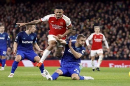 Bóng đá - Sốc với hàng công Arsenal: 3 tiền đạo đá chính không "ăn" nổi mình SAO West Ham