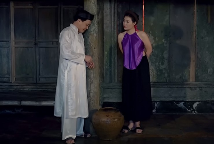Trong "Giấc mộng quan trường", Thanh Hương vào vai cô vợ trẻ của quan tri phủ, áo yếm cũng là trang phục ưa thích của nhân vật này.&nbsp;