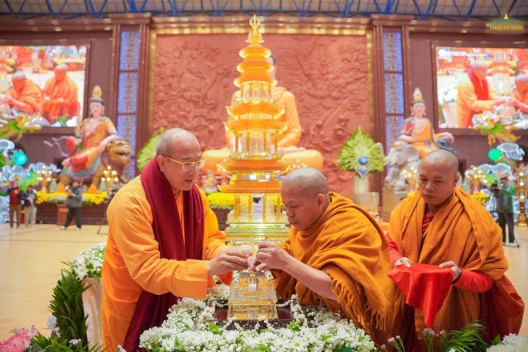 Chùa Ba Vàng chính thức lên tiếng về xá lợi tóc Đức Phật - 2
