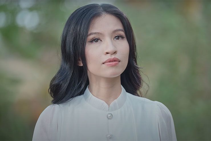 Hotgirl sáng tác hit "Người Ấy Là Ai" đổi nghệ danh, hát bolero - 3