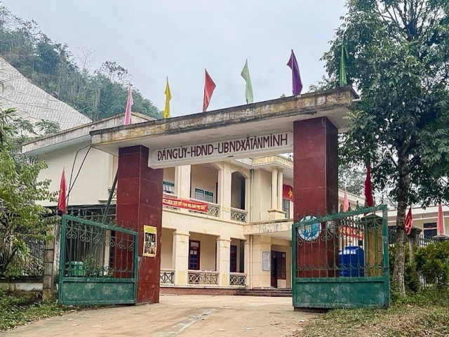 Tin tức trong ngày - Hai cán bộ xã ở Hoà Bình bị bắt về tội lợi dụng chức vụ quyền hạn