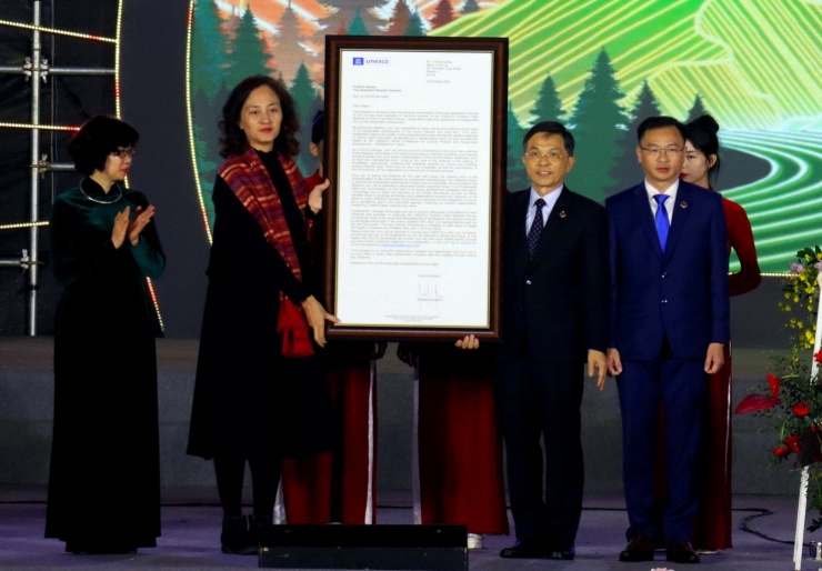 Tại buổi lễ, bà Lê Thị Hồng Vân, đại sứ Trưởng phái đoàn Việt Nam bên cạnh UNESCO và bà Phạm Thị Thanh Hường, quyền trưởng đại diện Văn phòng UNESCO tại Việt Nam đã trao Thư xác nhận của Tổng Giám đốc UNESCO Audrey Azalay ký trong dịp kỷ niệm ngày các thành phố Thế giới 31-10-2023 xác nhận TP Đà Lạt chính thức gia nhập Mạng lưới các thành phố sáng tạo của UNESCO trong lĩnh vực âm nhạc cho lãnh đạo TP Đà Lạt.