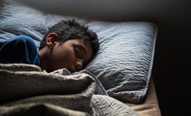 Việc tập thói quen cho trẻ sớm ngủ riêng sẽ mang lại nhiều lợi ích về mặt tâm lý, cũng như hình thành tính cách trong tương lai. Ảnh minh họa: shutterstock