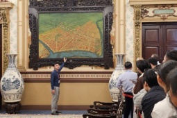 Tin tức trong ngày - Cuối năm 'xông đất' trụ sở UBND TPHCM, chiêm ngưỡng các hiện vật quý trên 130 tuổi