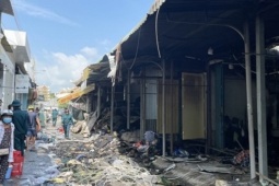 Tin tức trong ngày - Cháy chợ đồ cũ Châu Long, thiêu rụi gần 300 ki ốt