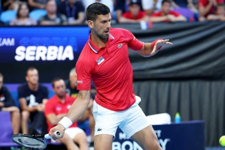 Djokovic thắng dễ sao Trung Quốc ở United Cup, khởi đầu mùa giải như mơ