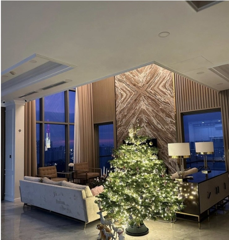 Biệt thự bạc tỷ ở quê mới tậu năm 2023 của Văn Toàn chưa HOT bằng cơ ngơi 240 tỷ của nữ nghệ sĩ hài - 2