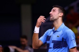 Djokovic xin lỗi vì cho khán giả Trung Quốc "leo cây" tại sân bay