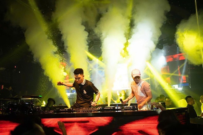 Sức nóng của âm nhạc điện tử tràn ngập khi có sự xuất hiện của DJ Thịnh Louis