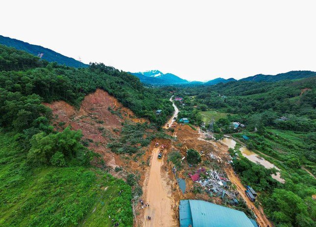 Sạt lở Hà Giang: Người hùng cứu hộ hy sinh, để lại gia cảnh nghèo khó, trẻ thơ