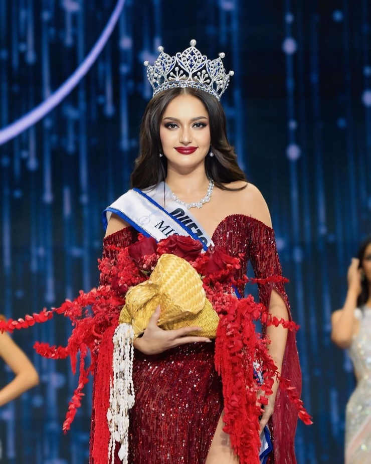 Đại diện Philippines Ahtisa Manalo hiện là ứng cử viên sáng giá cho ngôi vị cao nhất tại Miss Cosmo 2024 tổ chức ở Việt Nam. Cô sở hữu lượng người hâm mộ hùng hậu và được nhiều chuyên trang sắc đẹp dự đoán đăng quang.