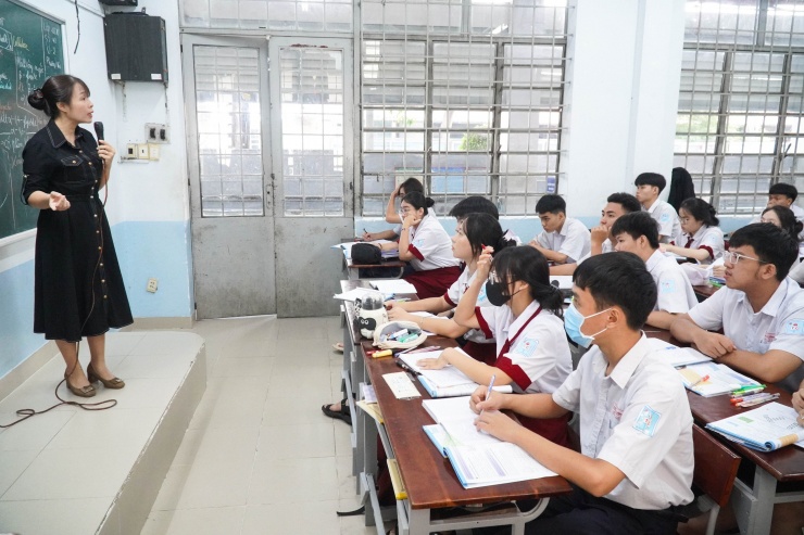 Các giáo viên nhận xét, ngoài khả năng tập trung học, kỹ năng giao tiếp và làm việc nhóm của học sinh cũng được cải thiện đáng kể