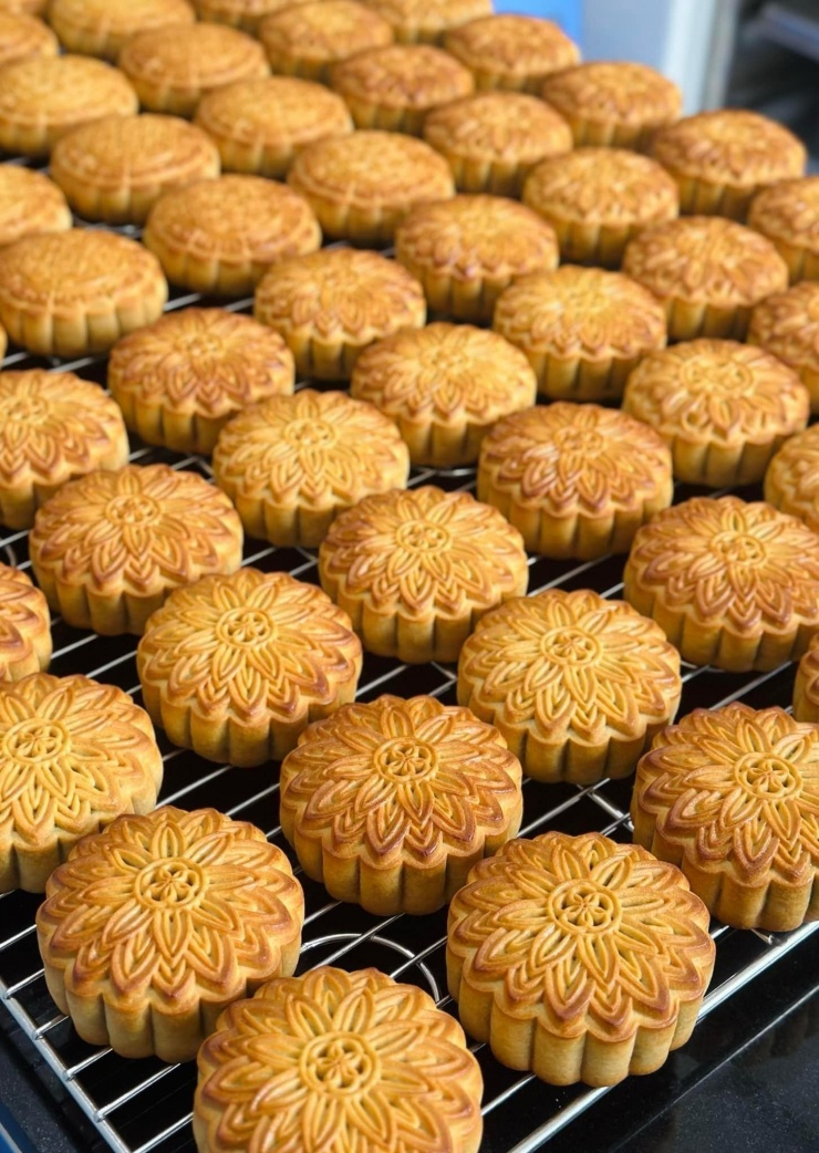 Bánh Trung thu nhân hạt dẻ.