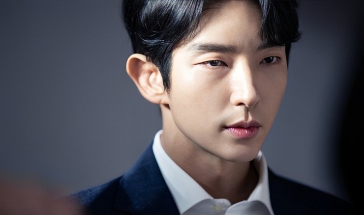 Tài tử Lee Jun Ki là gương mặt được yêu thích tại Hàn Quốc. Ảnh: tvN