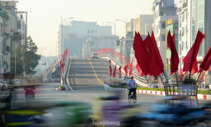 Quận Long Biên khai trương tuyến đường 40m chào mừng 70 năm Ngày Giải phóng Thủ đô