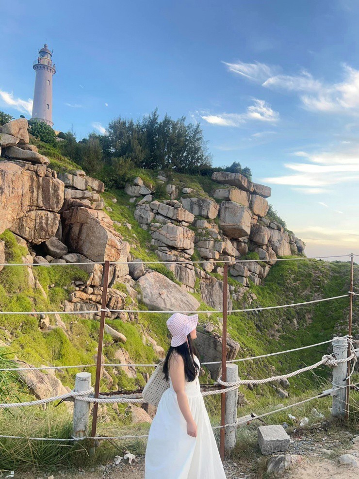 Du khách trầm trồ trước vẻ đẹp của Phú Yên.