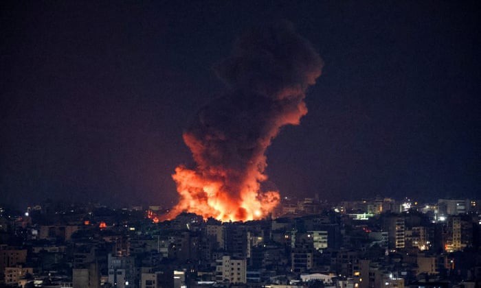 Israel tiếp tục không kích Beirut. Ảnh: Reuters