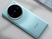 Dế sắp ra lò - Vivo X200 Pro Mini lộ diện ảnh trên tay với thiết kế cụm camera độc đáo