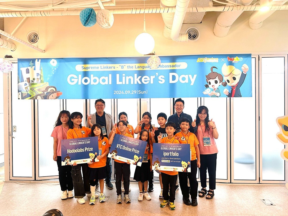 Top 4 sứ giả Betia English giao lưu cùng các bạn học sinh Betia Hàn Quốc.