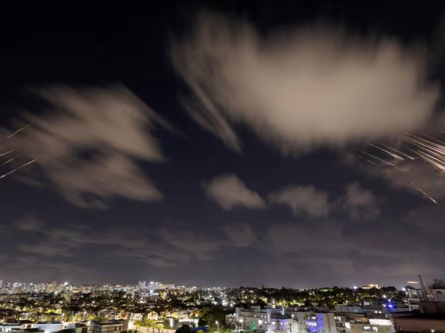Căng thẳng Trung Đông dai dẳng, cả Israel và Iran đều gặp khó