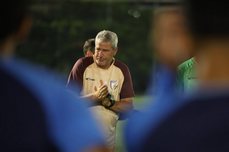 HLV trưởng ĐT Ấn Độ Manolo Marquez. Ảnh: AIFF