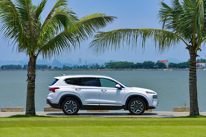 Hyundai Santa Fe giảm 50% phí trước bạ, giá từ 979 triệu đồng - 7