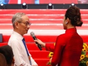 Tin tức trong ngày - Nhiều người bật khóc nghe chia sẻ của 'ông nội 22 trẻ em Làng Nủ'