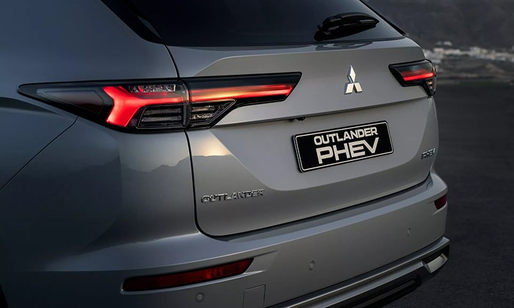 Ra mắt Mitsubishi Outlander PHEV 2025, giá từ 700 triệu đồng - 7