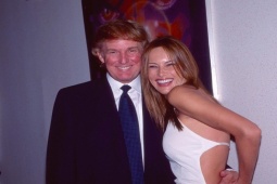 Lần đầu ông Trump tán tỉnh bà Melania