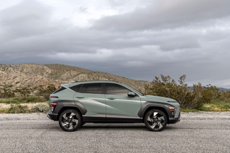 Hyundai Kona 2024 giá từ 636 triệu đồng: Nội thất rộng, phong cách tương lai - 2