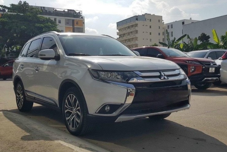 Mitsubishi Outlander chạy 90.000 Km giá 735 triệu đồng nên mua hay không? - 1