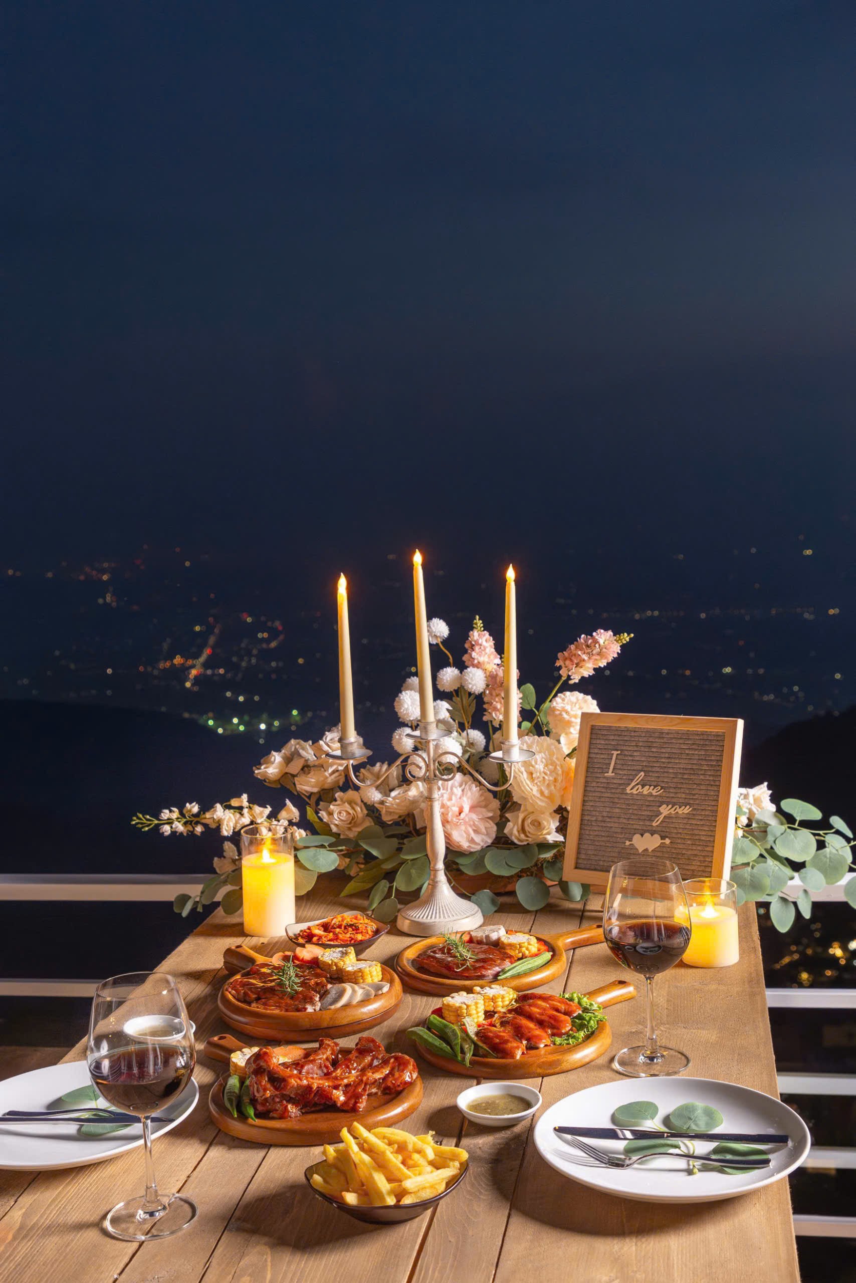 Set đồ nướng được yêu thích tại quán, ngon, giá cả hợp lý