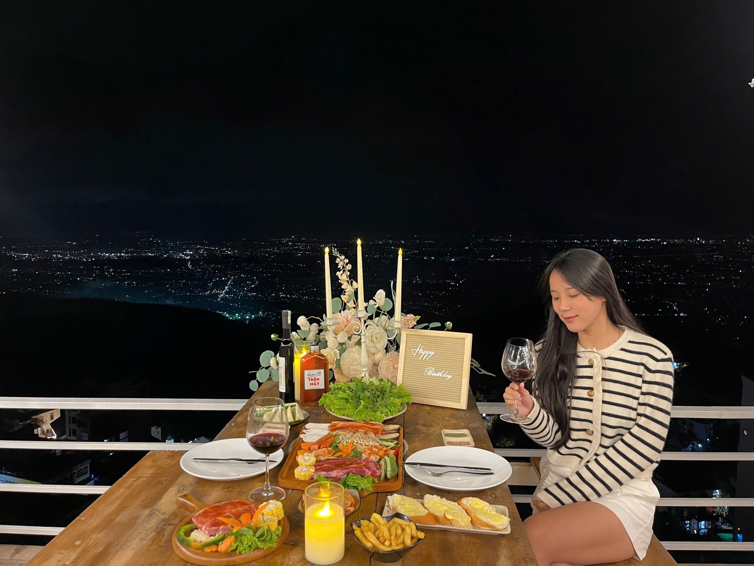 Chất lượng đồ ăn, chi phí phù hợp với mọi đối tượng khách hàng