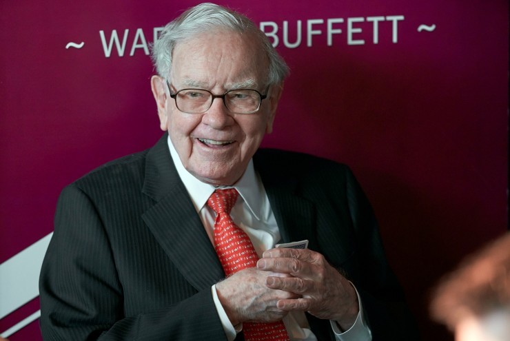 Tại sao Warren Buffett cho rằng "Chỉ mua những thứ mà bạn sẵn lòng giữ kể cả khi thị trường đóng cửa trong 10 năm"?
