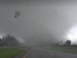 Khoảnh khắc vòi rồng do bão Milton quét qua cao tốc Florida