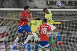 Bóng đá - Trực tiếp bóng đá Chile - Brazil: Henrique ấn định (Vòng loại World Cup) (Hết giờ)