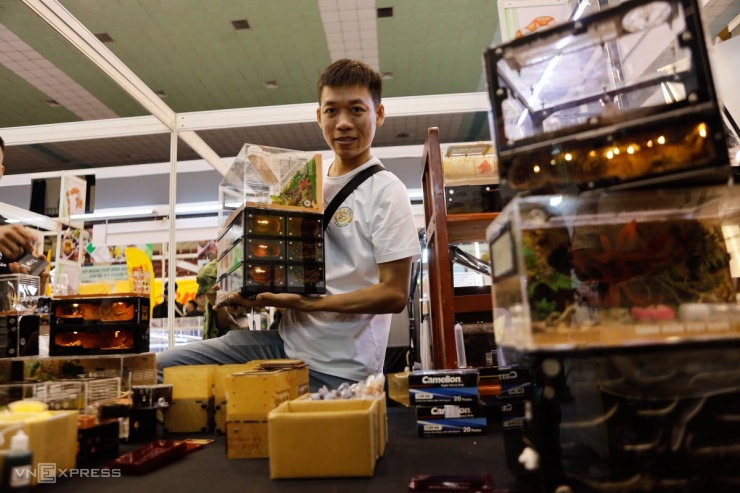 Phiên chợ côn trùng, bò sát giá hàng chục triệu đồng ở TP HCM - 9
