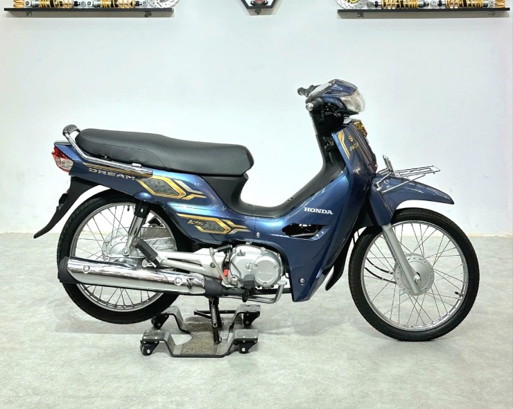 Ngắm huyền thoại Honda Dream 125 NCX 2024 giá hơn 100 triệu đồng - 10