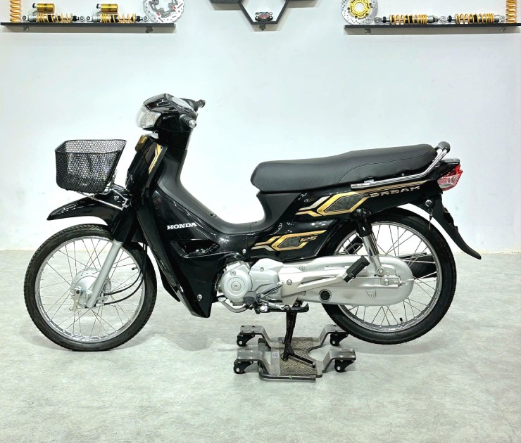 Ngắm huyền thoại Honda Dream 125 NCX 2024 giá hơn 100 triệu đồng - 3